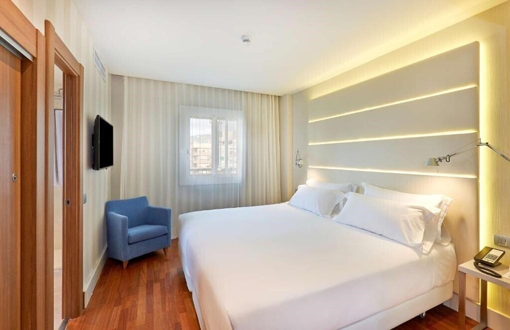 Изображение NH Barcelona Les Corts 3*