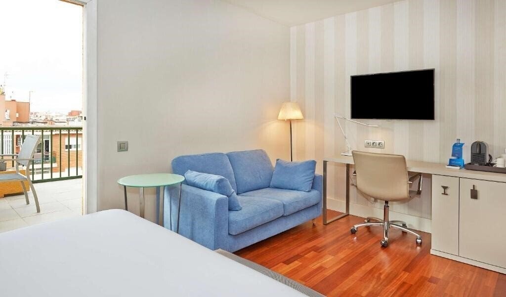 Картинка NH Barcelona Les Corts 3*