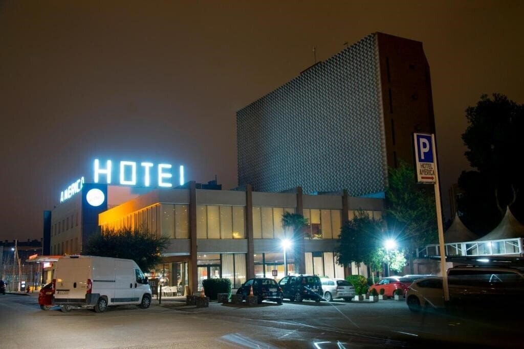 Готель America Igualada 3*