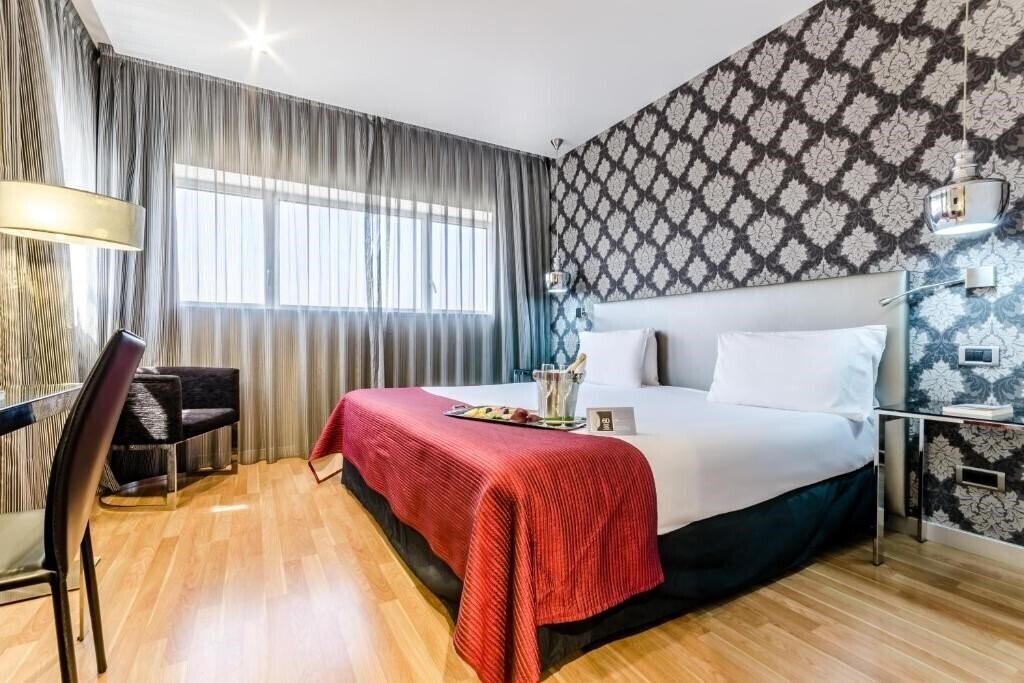 Готель Eurostars Executive 4*