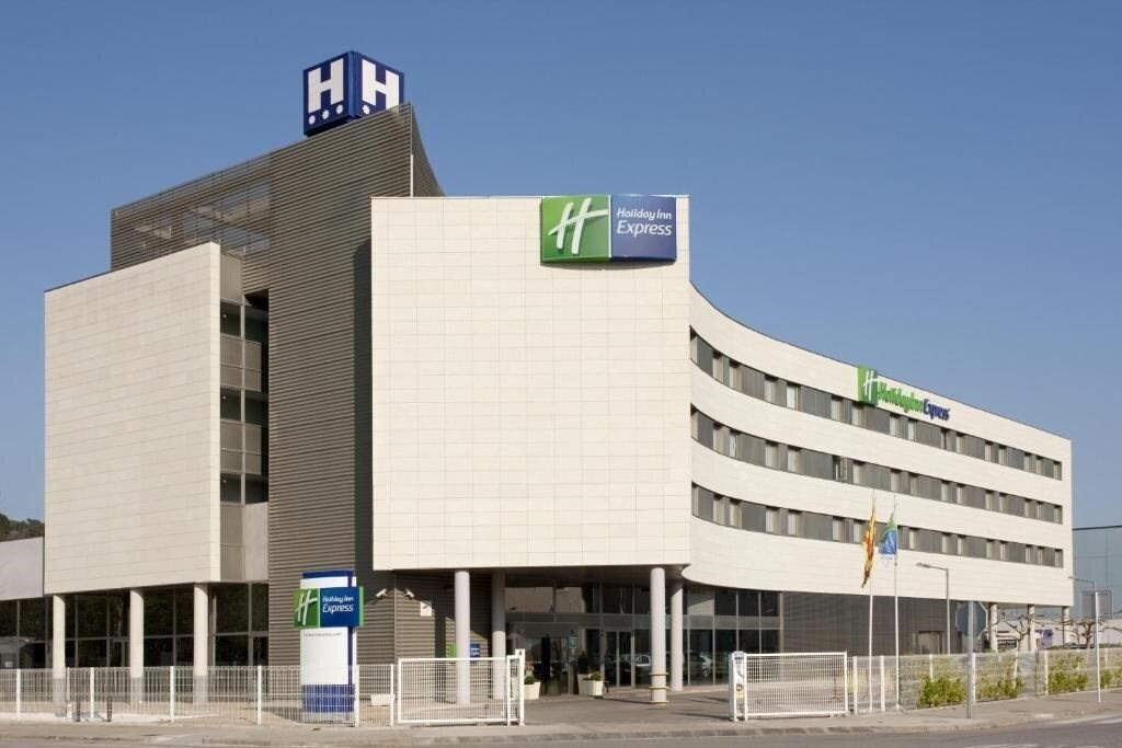 Готель Holiday Inn Express Molins De Rei 3*