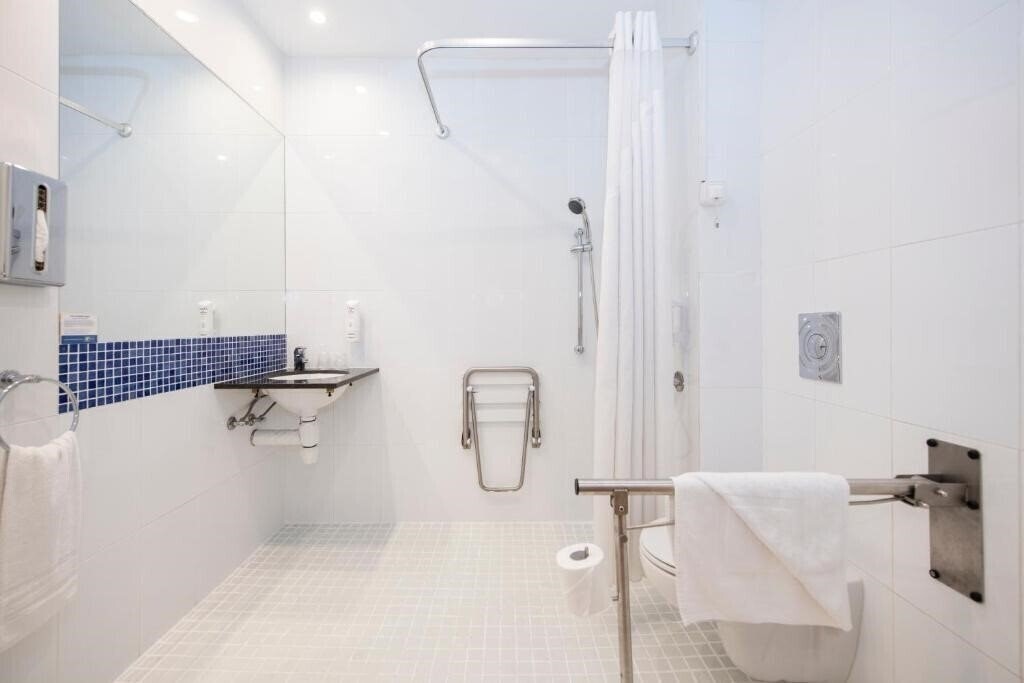 Фотографія Holiday Inn Express Montmelo 3*