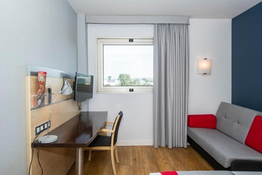 Зображення Holiday Inn Express Montmelo 3*