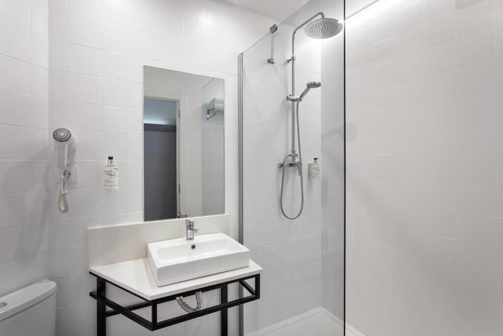 Фотография B&B Hotel Barcelona Mollet (ex. Ibis Barcelona Mollet) 2*