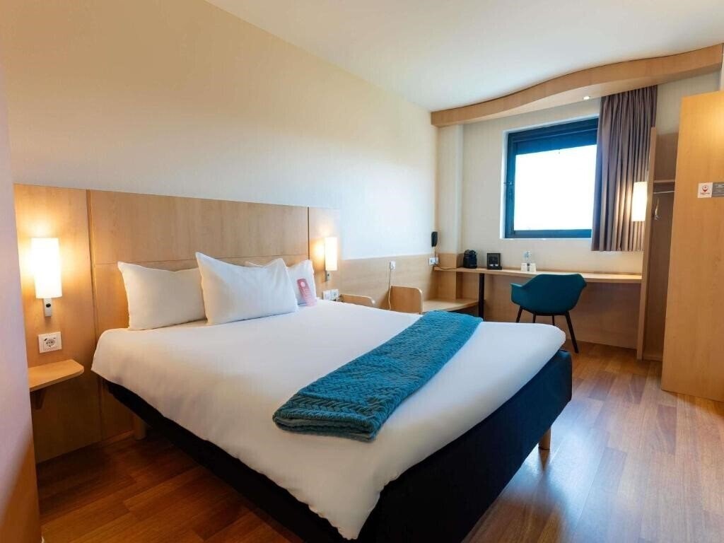 Отель Ibis Barcelona Ripollet 2*