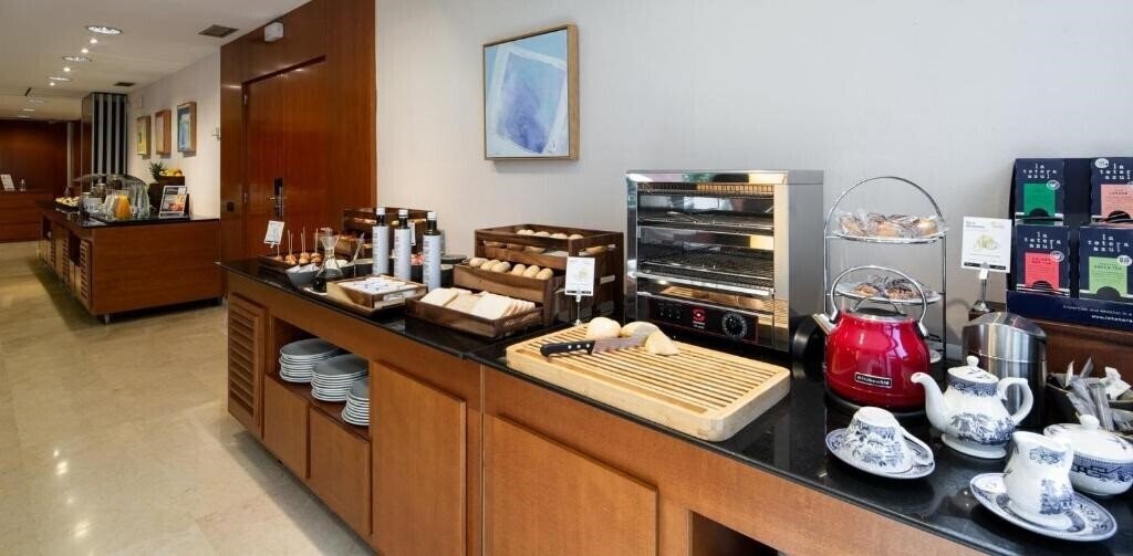 Фотографія NH Cornella (ex. Sercotel Cornella Barcelona) 3*