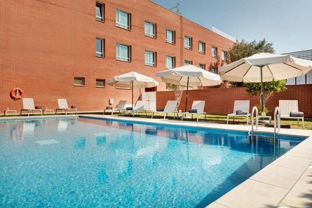 Готель Sercotel Sant Boi 3*