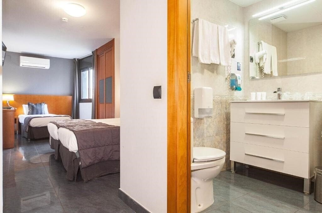 Фото Sant Pere Ii Hotel 3*