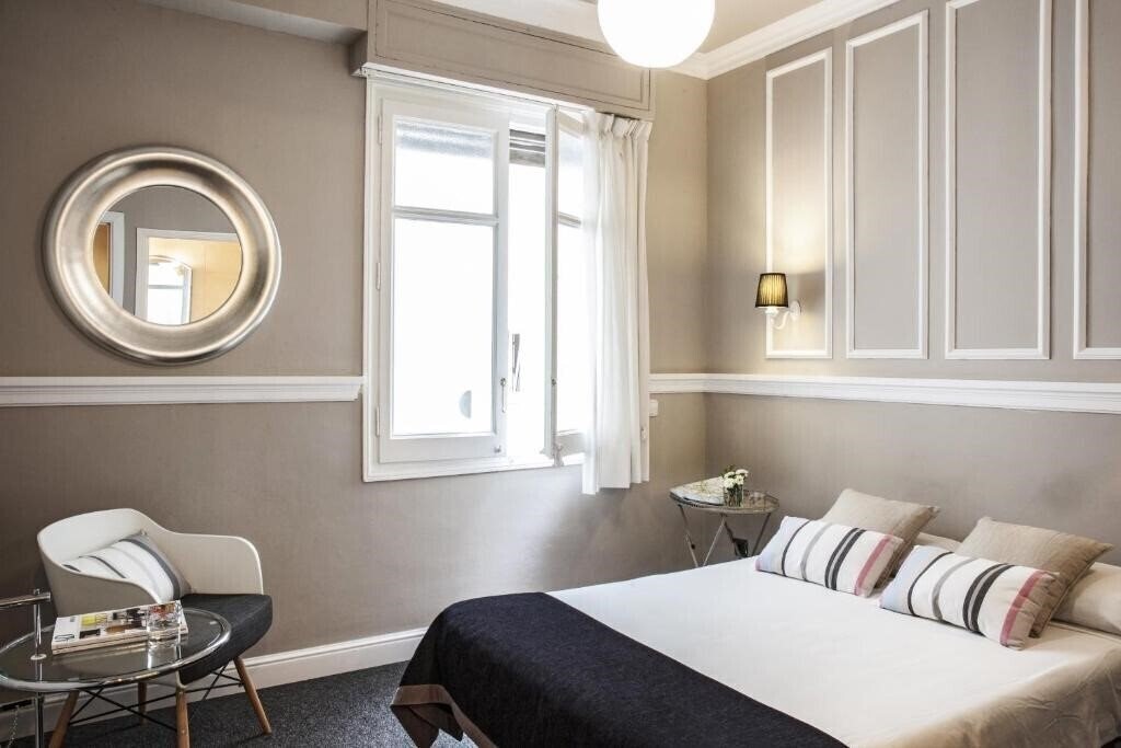 Фото Ainb B&B Eixample Muntaner 2*