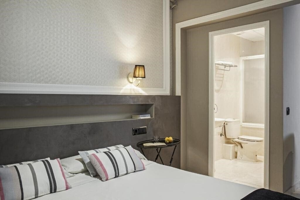 Фотографія Ainb B&B Eixample Muntaner 2*