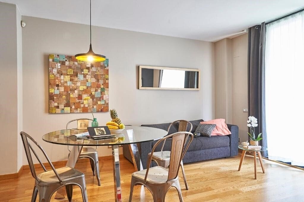 Отель Ainb Sagrada Familia 3*