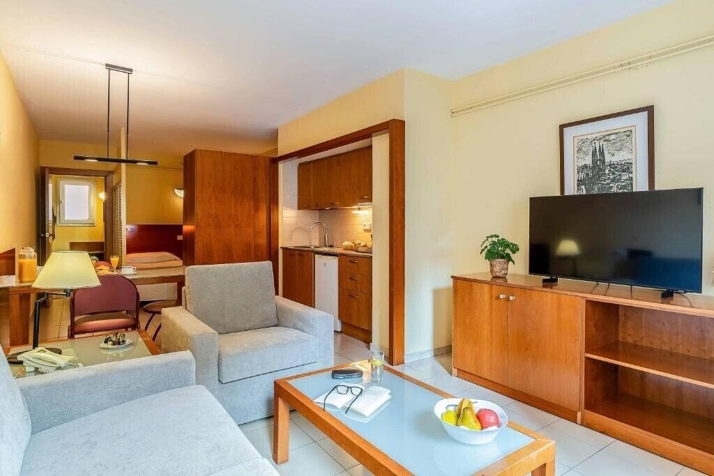 Фотографія Aparthotel Bertran 3*