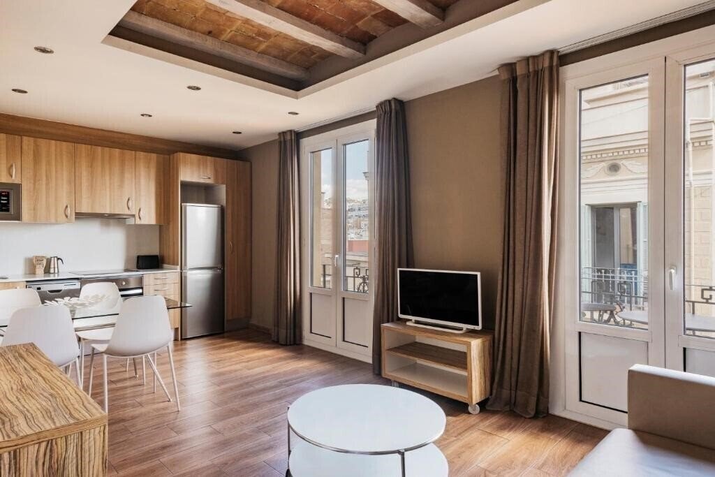 Готель Barcelona Apartament Mila 3*