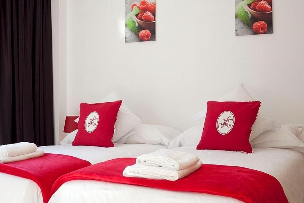 Фото Charmsuites Nou Rambla апартаменты