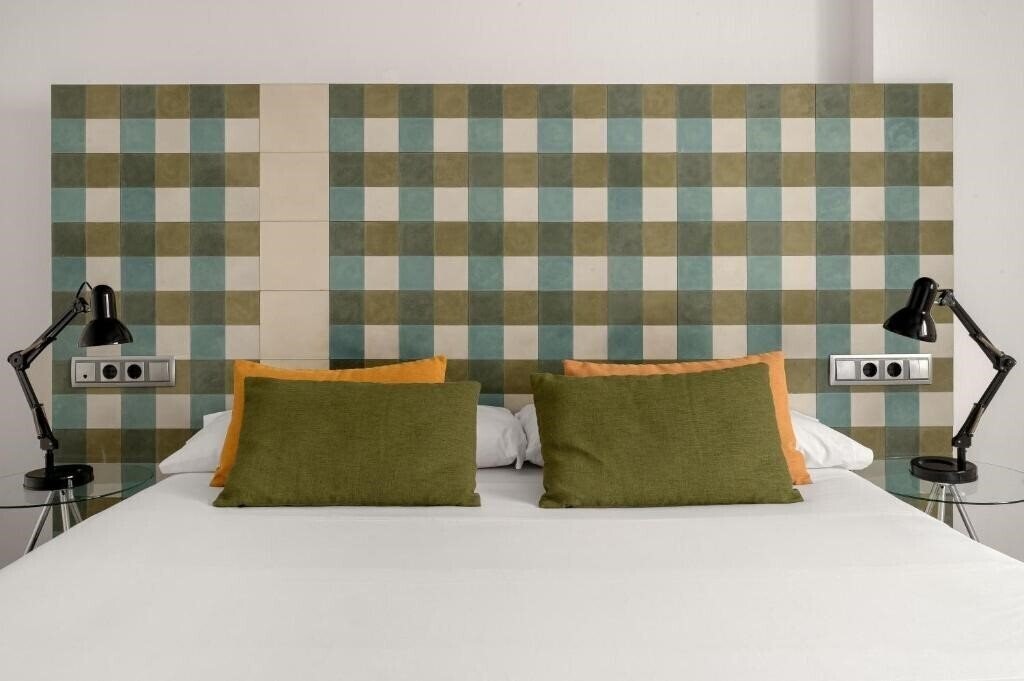 Готель Eric Vokel Boutique Apartments Gran Via Suites 4*