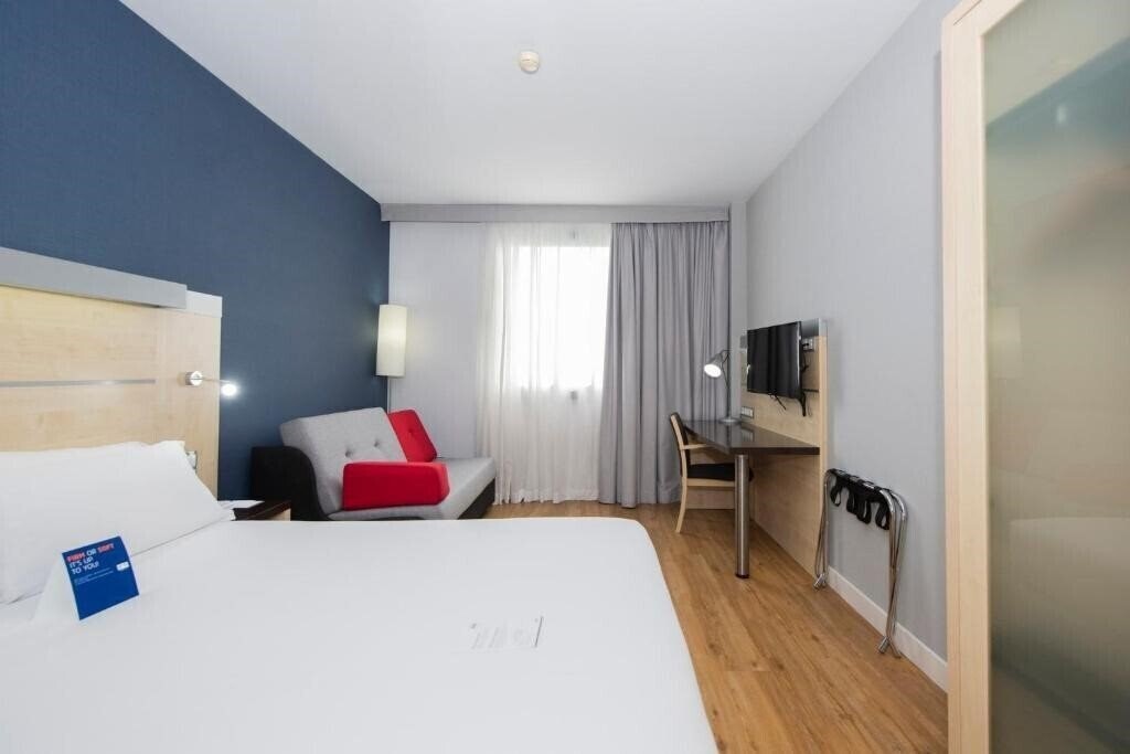 Зображення Holiday Inn Express Barcelona City 22 3*