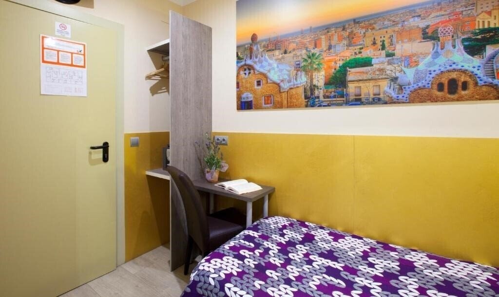 Фото Hostal Barcelona хостел