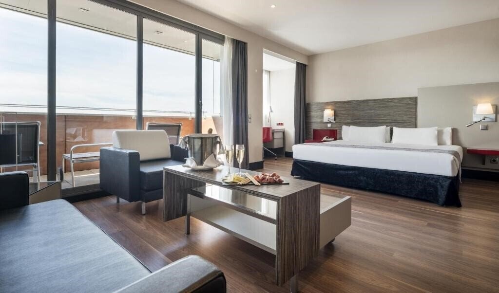 Фото Ilunion Barcelona 4*