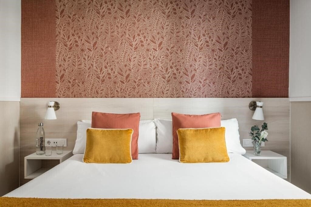 Готель BYPILLOW House (ex. Pillow House) 1*