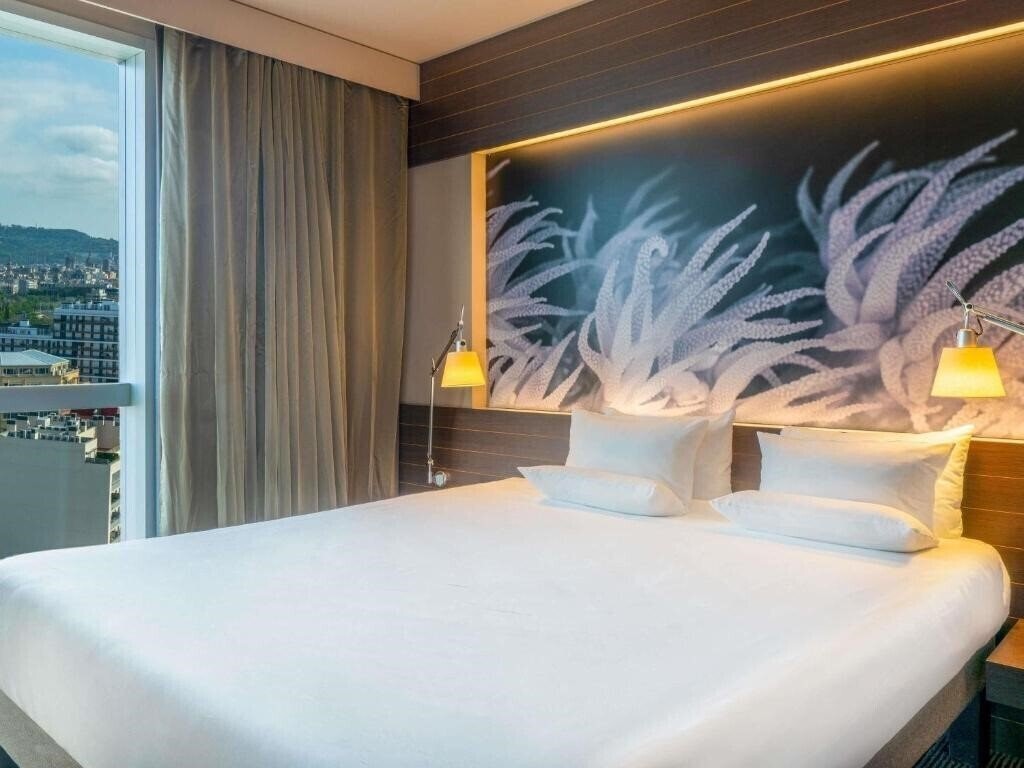 Фото Novotel Barcelona City 4*