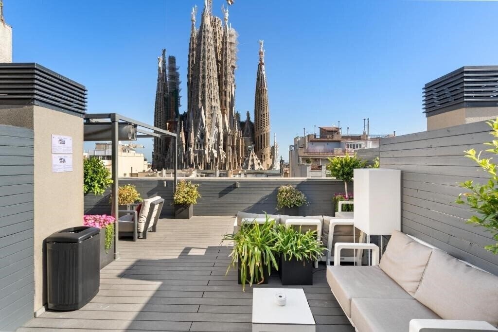 Отель Sensation Sagrada Familia 4*