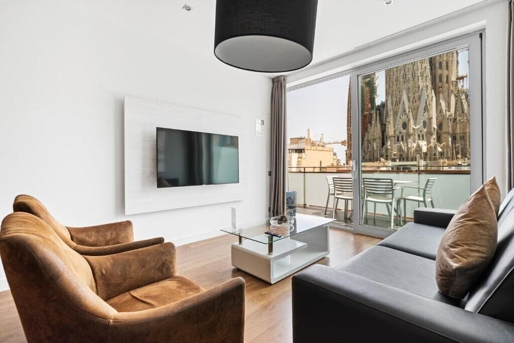 Картинка Sensation Sagrada Familia 4*