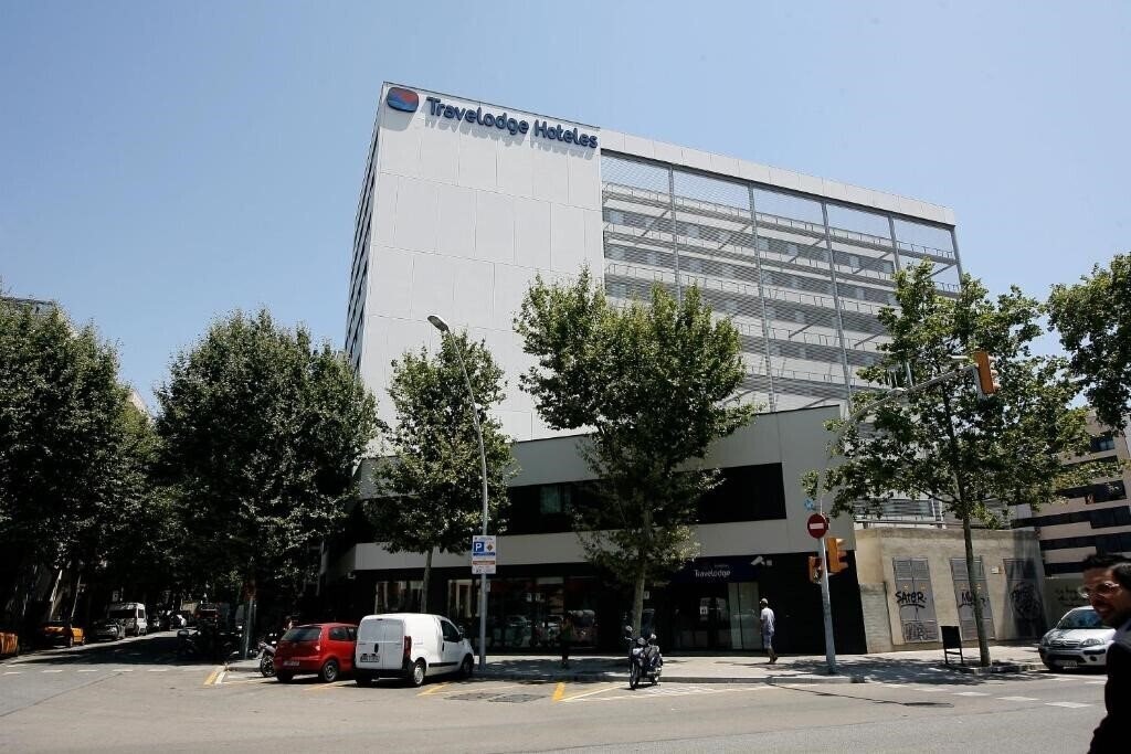 Фотография Travelodge Barcelona Poblenou 1*