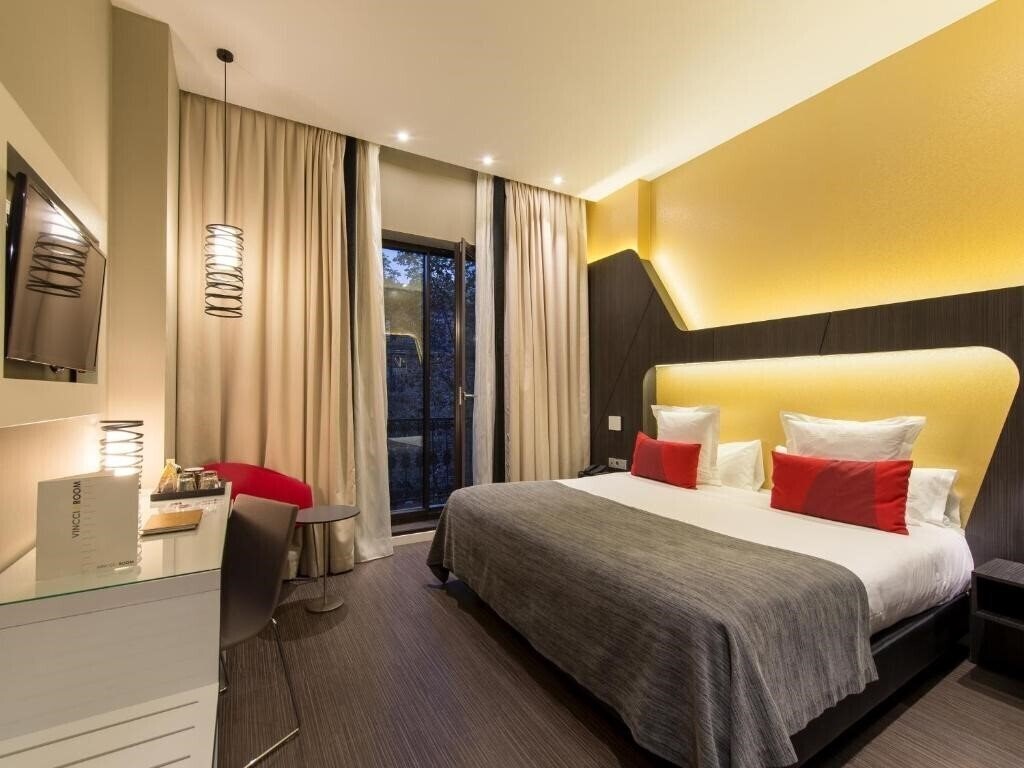 Готель Vincci Gala 4*