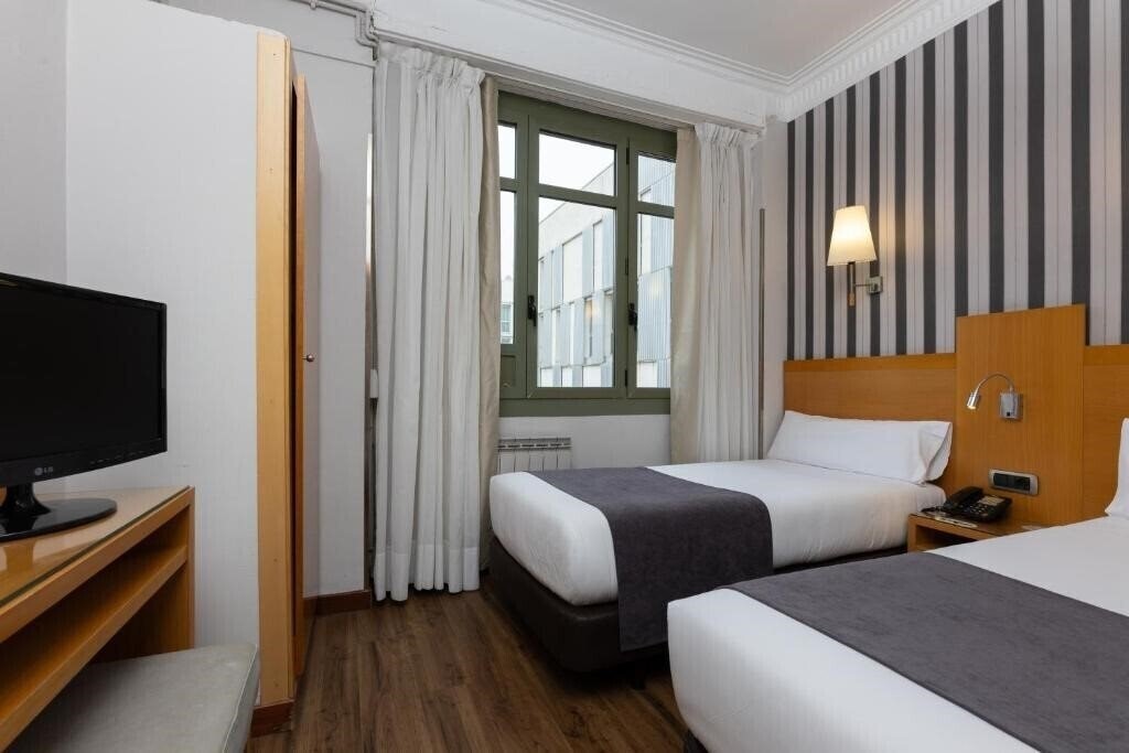 Фотографія Lyon 1*