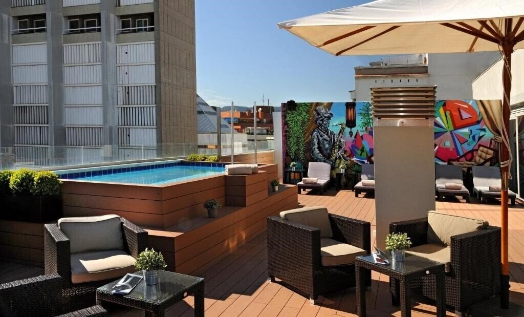Отель Sercotel Amister Art 4*