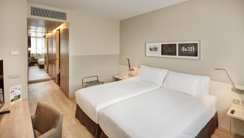 Фото Sercotel Amister Art 4*