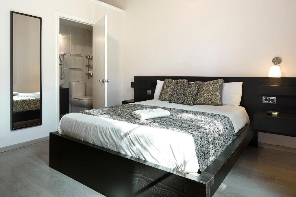Отель Brustar Gotic 3*