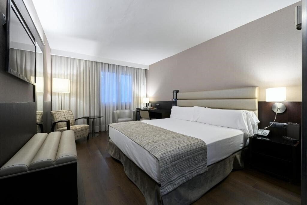 Фото Catalonia Rigoletto Hotel 4*