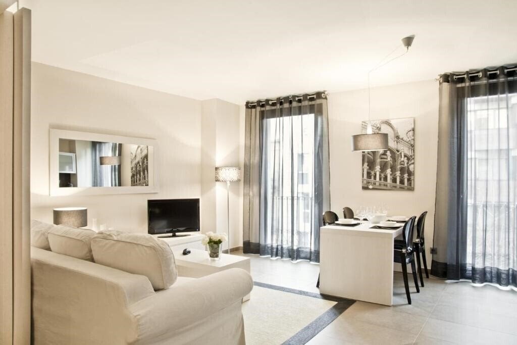 Картинка Up Suites Bcn 4*