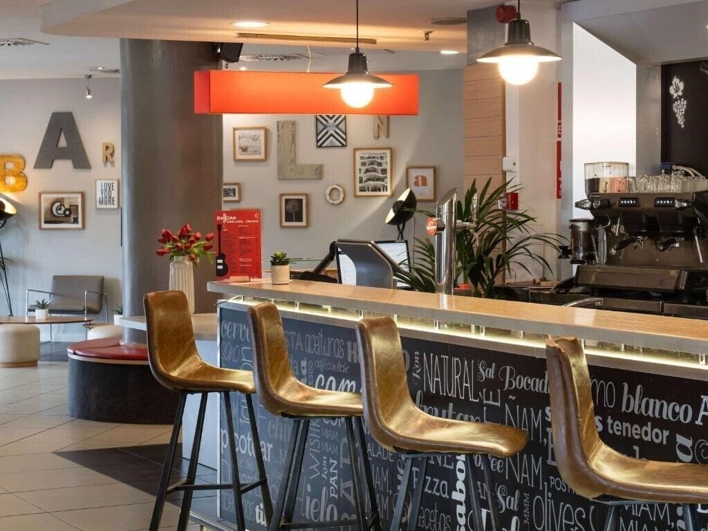 Картинка Ibis Barcelona Meridiana 2*