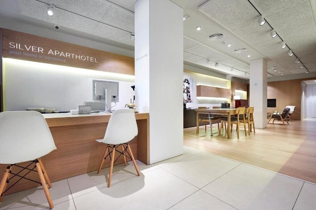 Готель Aparthotel Silver 3*