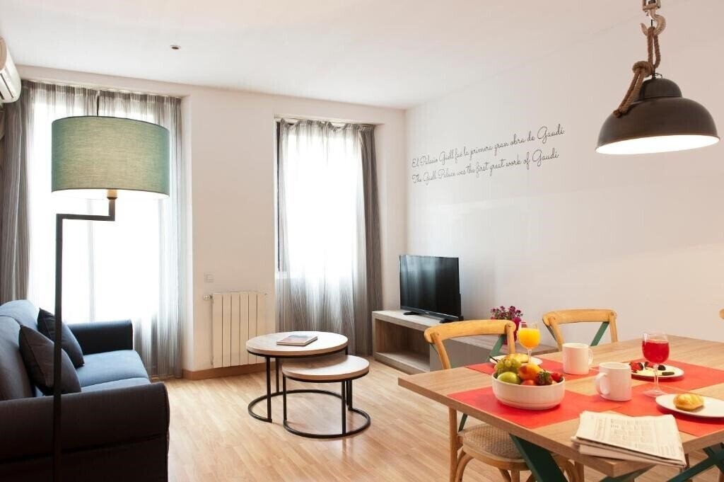 Отель MH Apartments Ramblas 4*