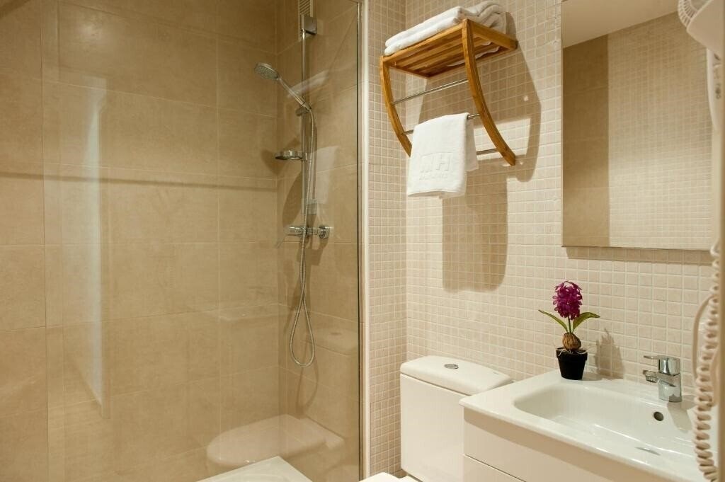 Фотография MH Apartments Ramblas 4*