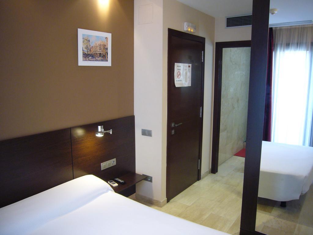 Фото H Cristina 2*