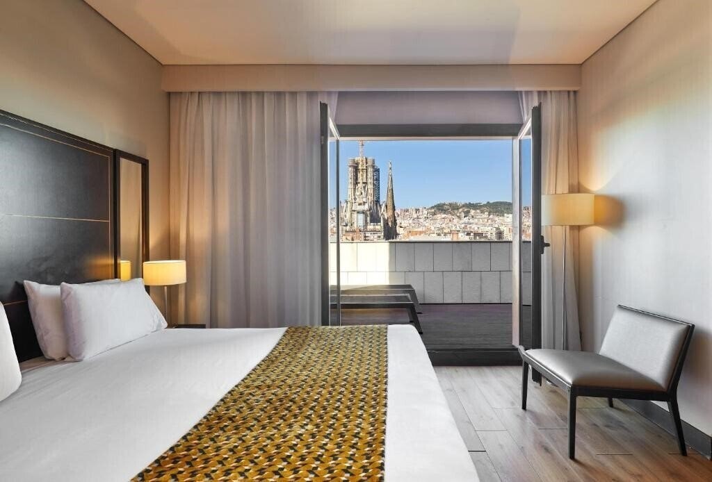 Отель Eurostars Monumental 4*