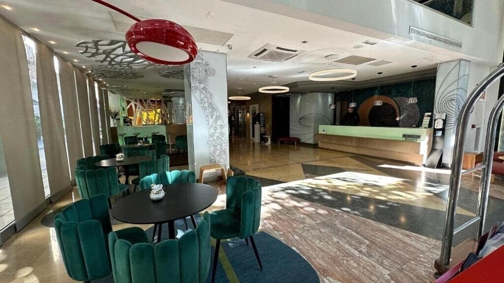 Отель Evenia Rossello 4*