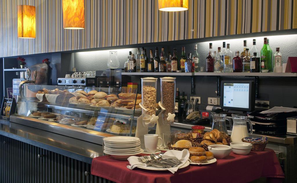 Картинка Urquinaona 1*