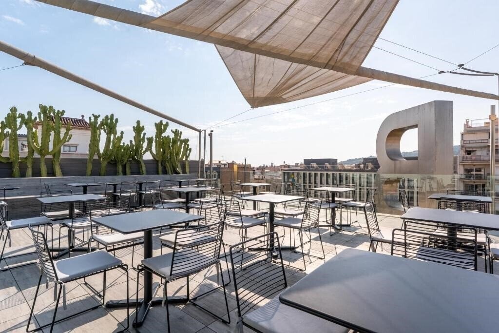Картинка B Hotel 3*