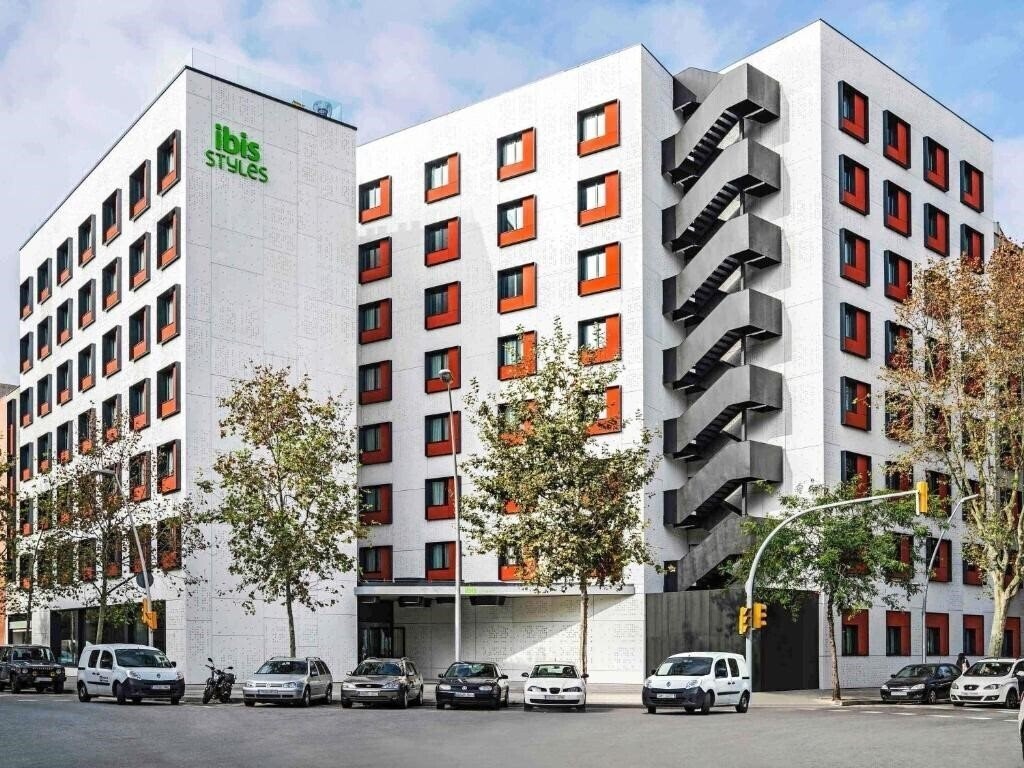 Фото Ibis Styles Barcelona City Bogatell 2*