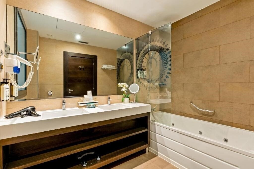 Картинка Indigo Barcelona - Plaza Catalunya 4*