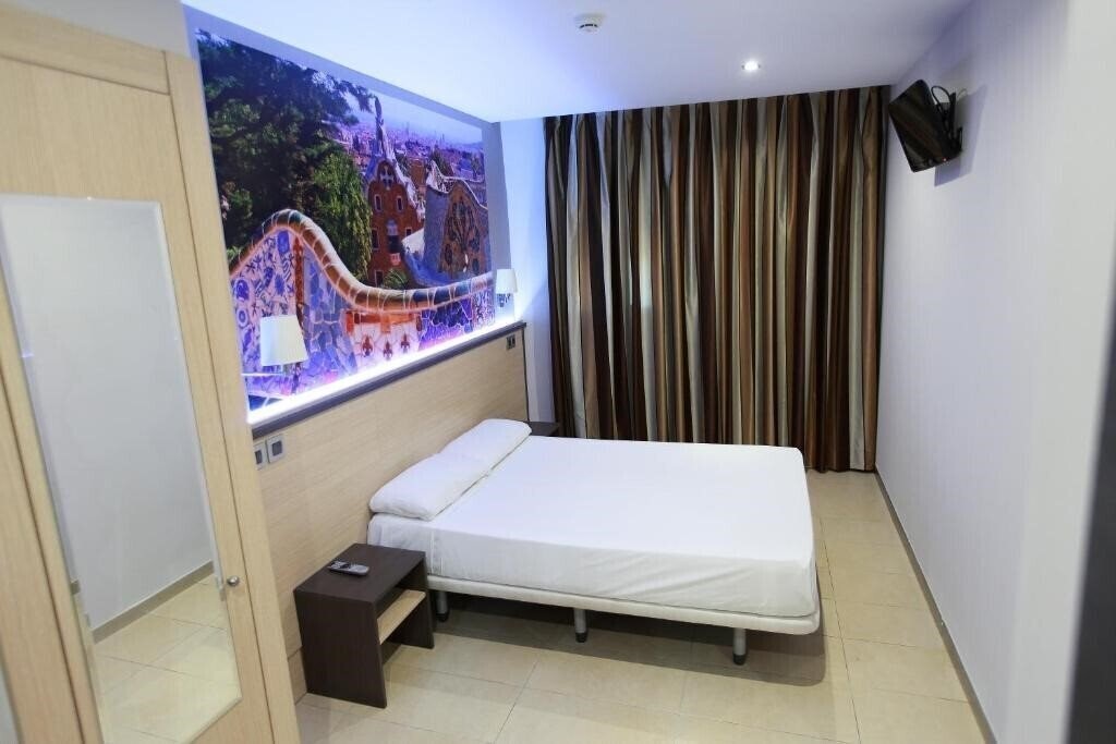 Отель Hostal Las Flores 2*