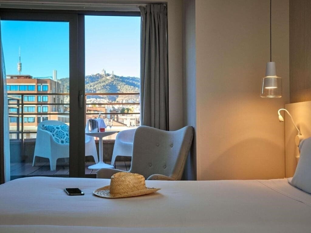 Готель Mercure Barcelona Condor 4*