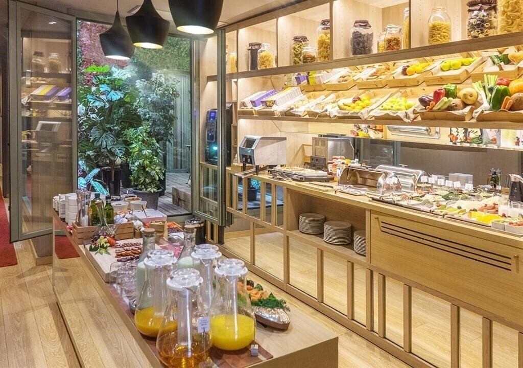 Фотографія Hotel Ambit Barcelona 4*