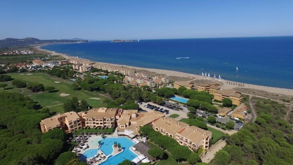 Отель La Costa Golf & Beach Resort 4*