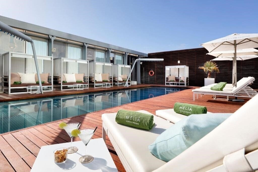 Отель Melia Barcelona Sky 4*